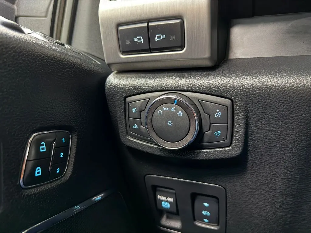 Ford F-150 photo 28