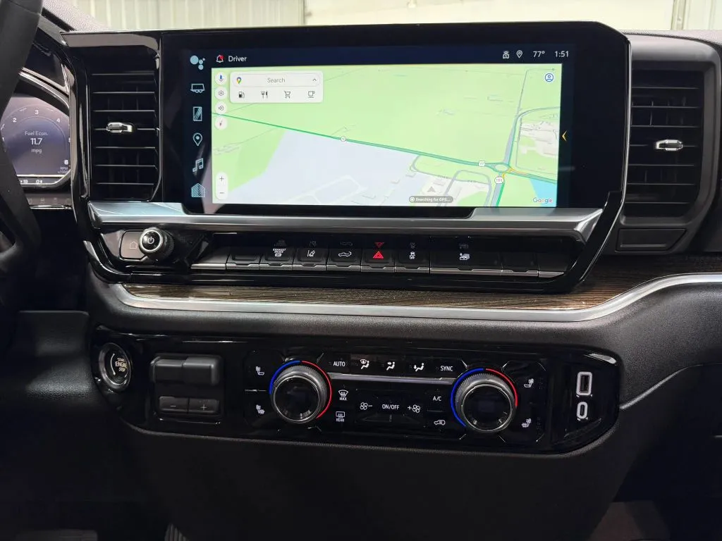 Chevrolet Silverado photo 22