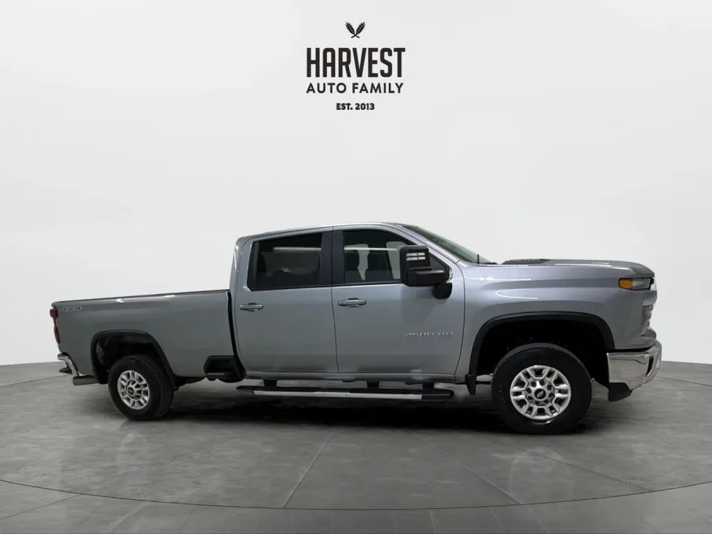 Chevrolet Silverado photo 9