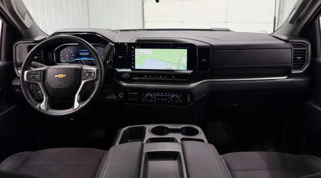 Chevrolet Silverado photo 13