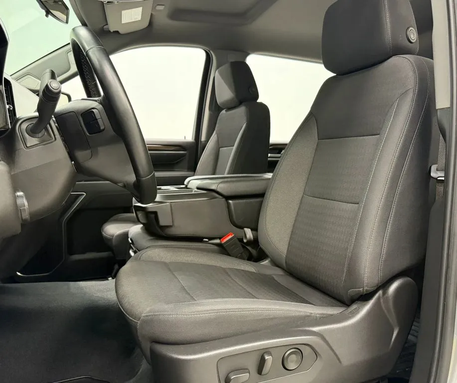 Chevrolet Silverado photo 15