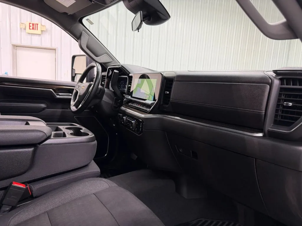 Chevrolet Silverado photo 14