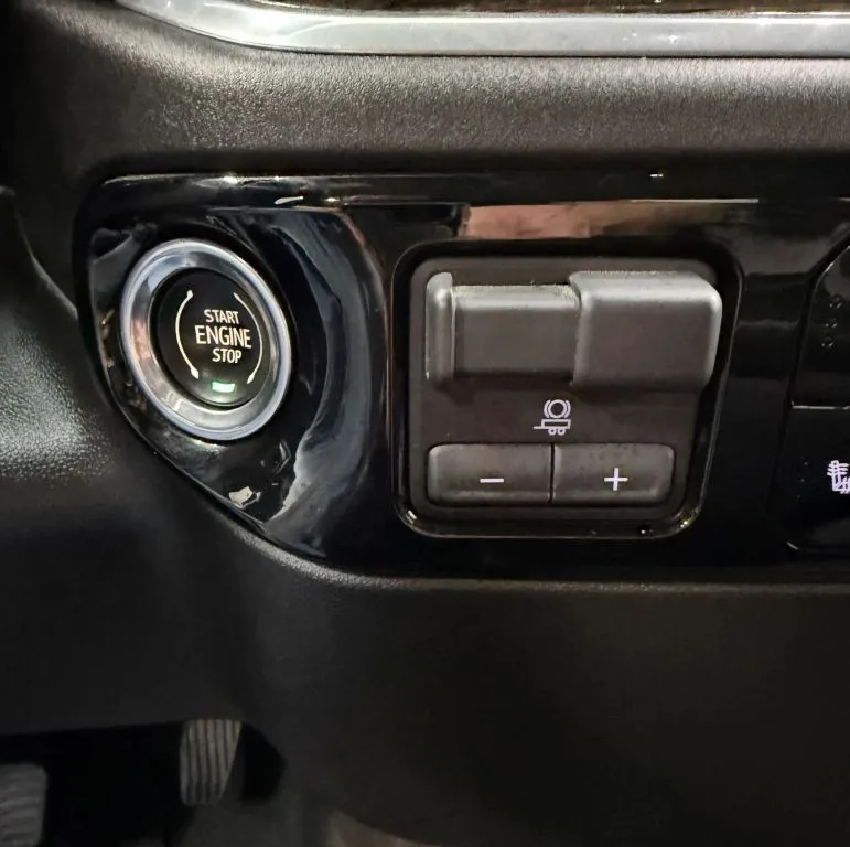 Chevrolet Silverado photo 28