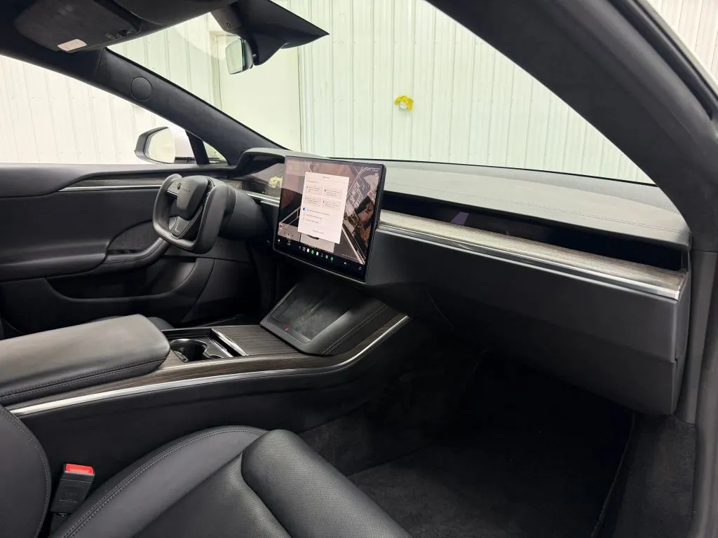 Tesla Model S photo 14