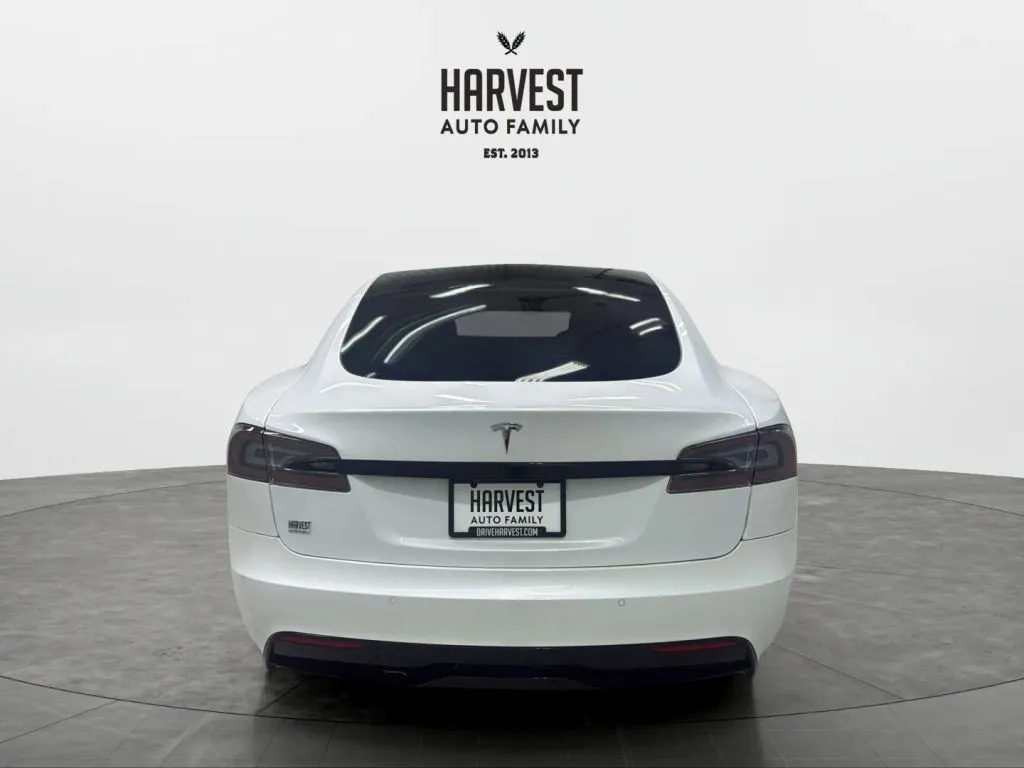 Tesla Model S photo 5