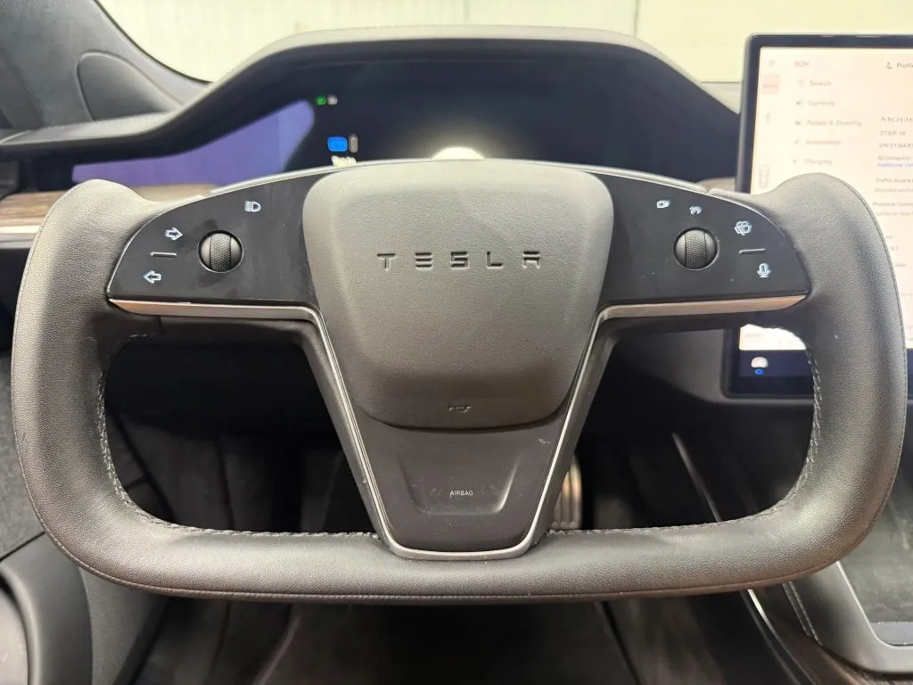 Tesla Model S photo 20