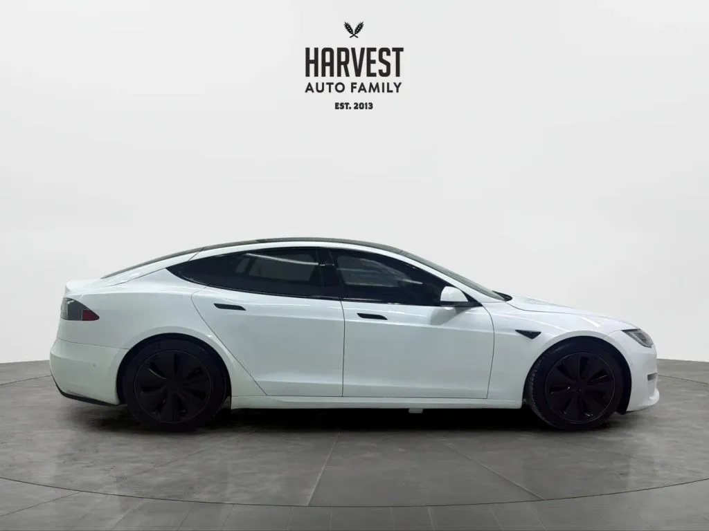 Tesla Model S photo 8