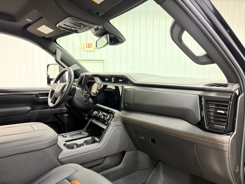 GMC Sierra photo 14