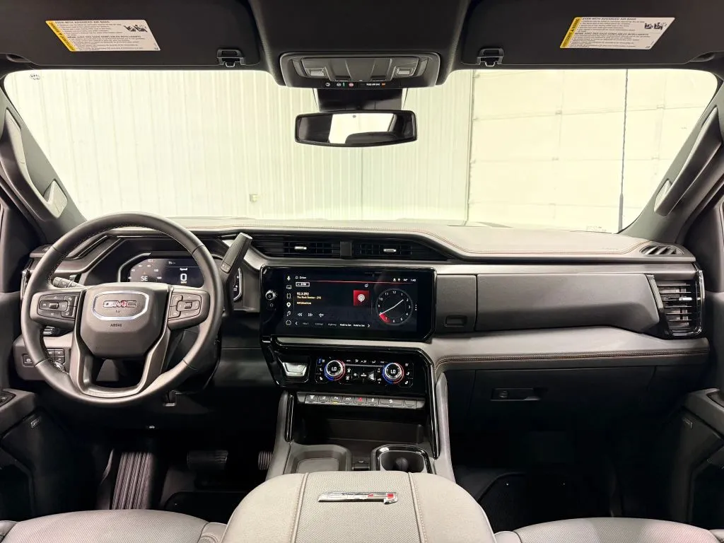 GMC Sierra photo 13