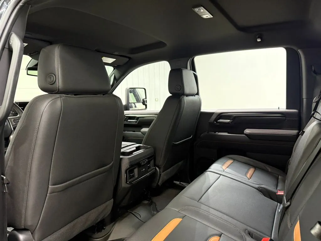 GMC Sierra photo 16