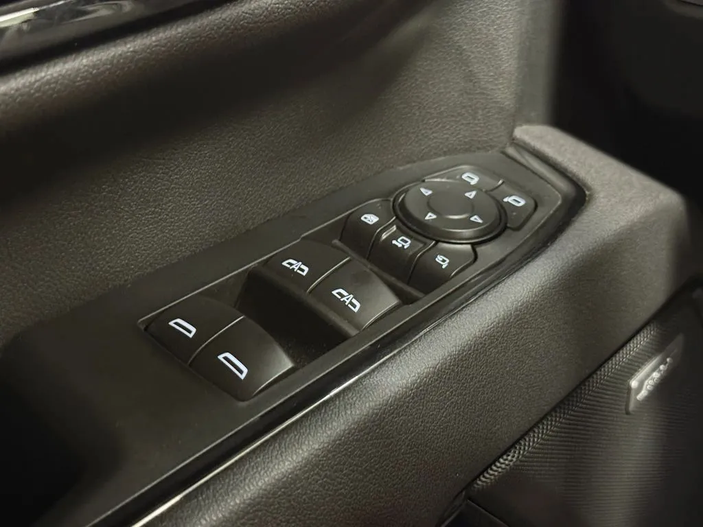 GMC Sierra photo 32