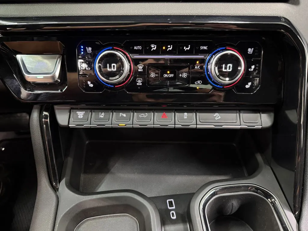 GMC Sierra photo 30