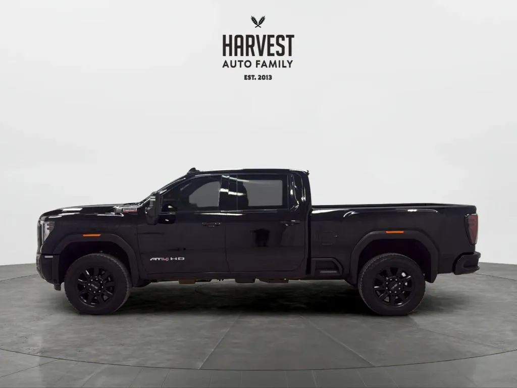 GMC Sierra photo 2