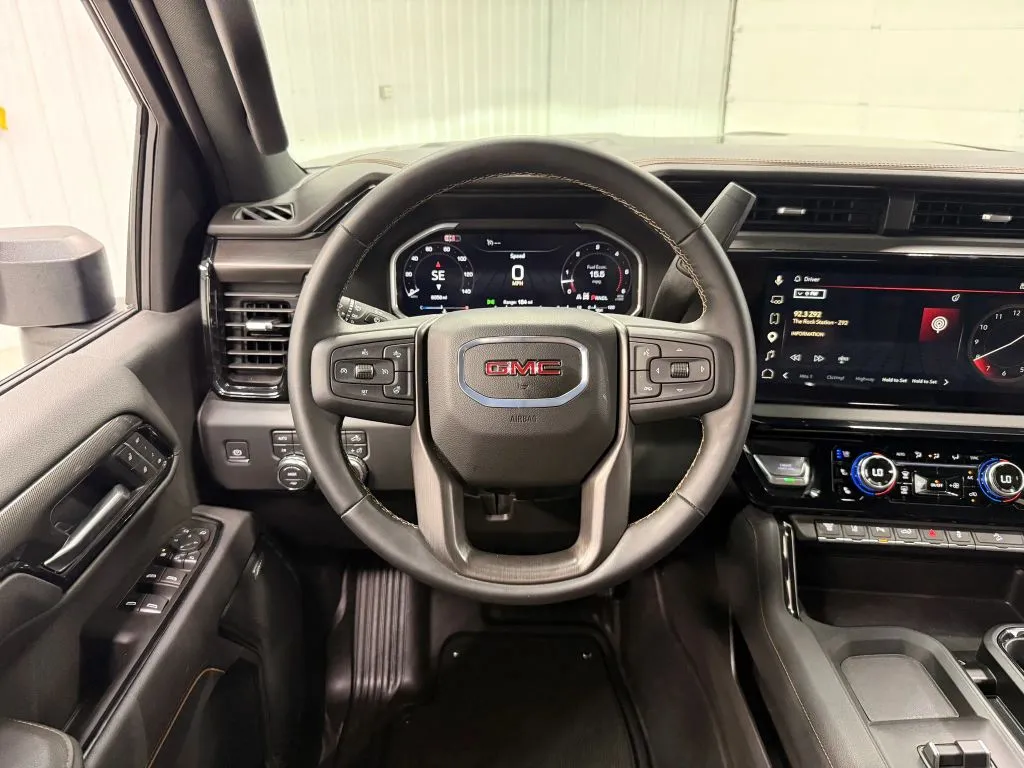GMC Sierra photo 18