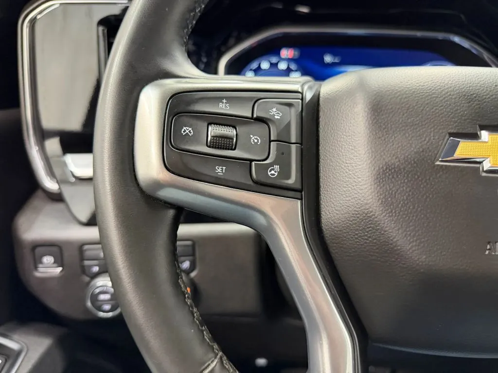 Chevrolet Silverado photo 29