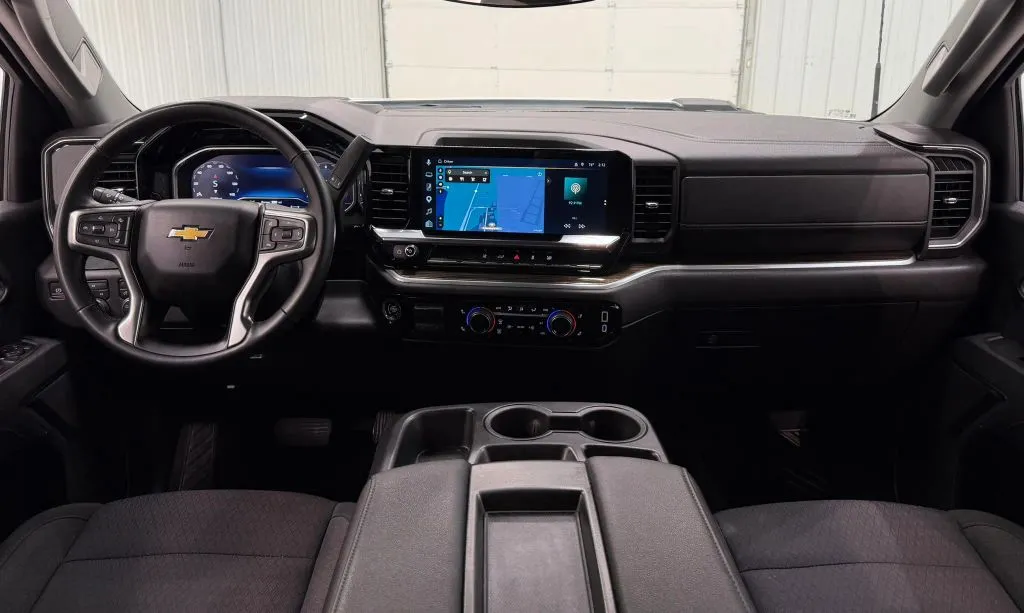 Chevrolet Silverado photo 13