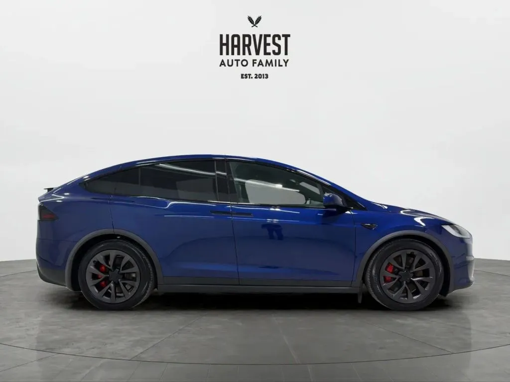 Tesla Model X photo 8