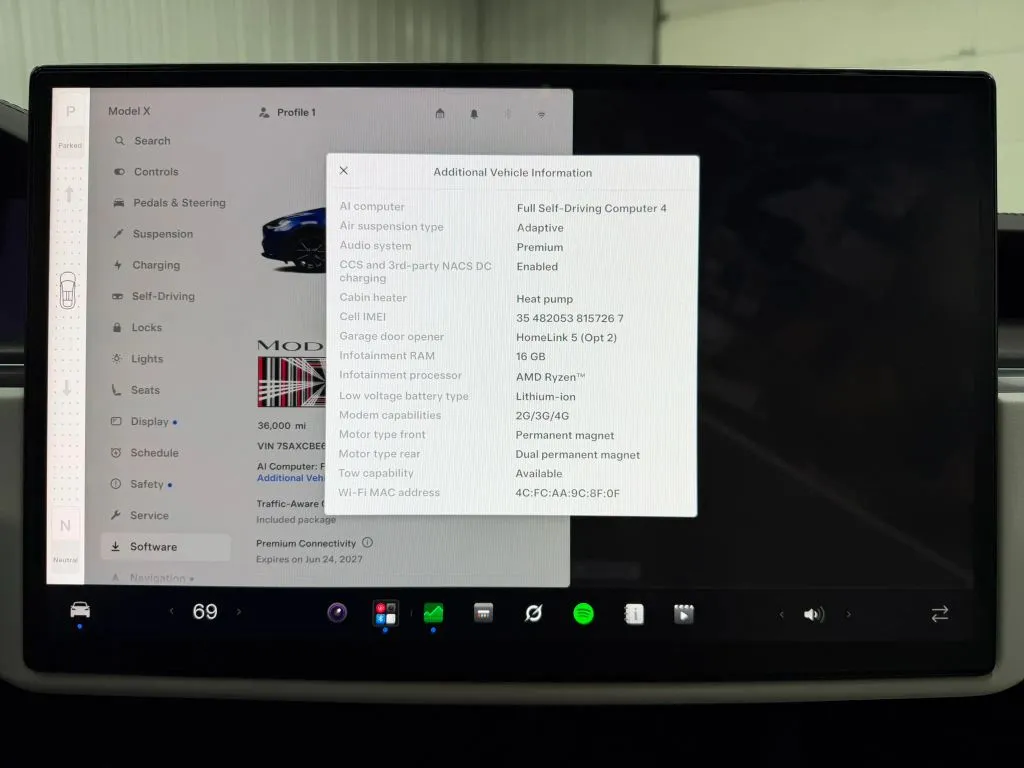 Tesla Model X photo 31