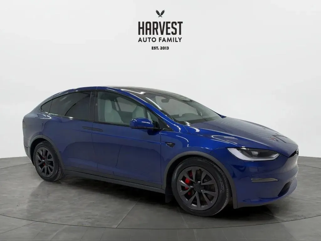 Tesla Model X photo 9