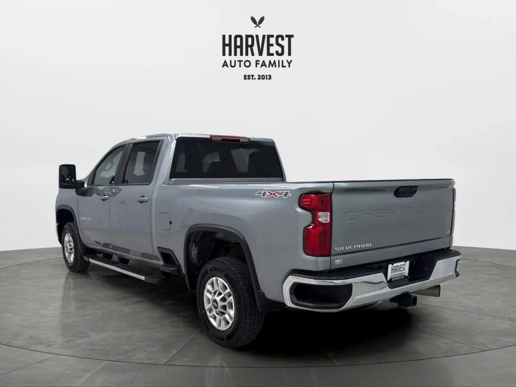 Chevrolet Silverado photo 4