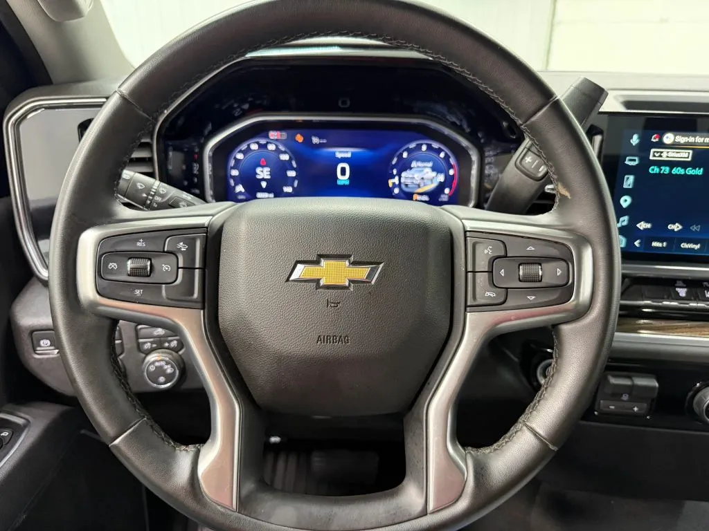 Chevrolet Silverado photo 19