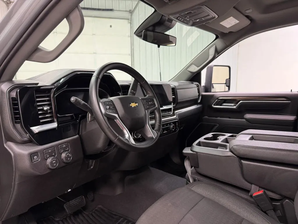 Chevrolet Silverado photo 12