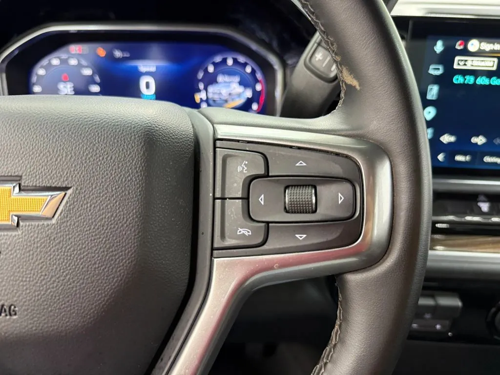 Chevrolet Silverado photo 29