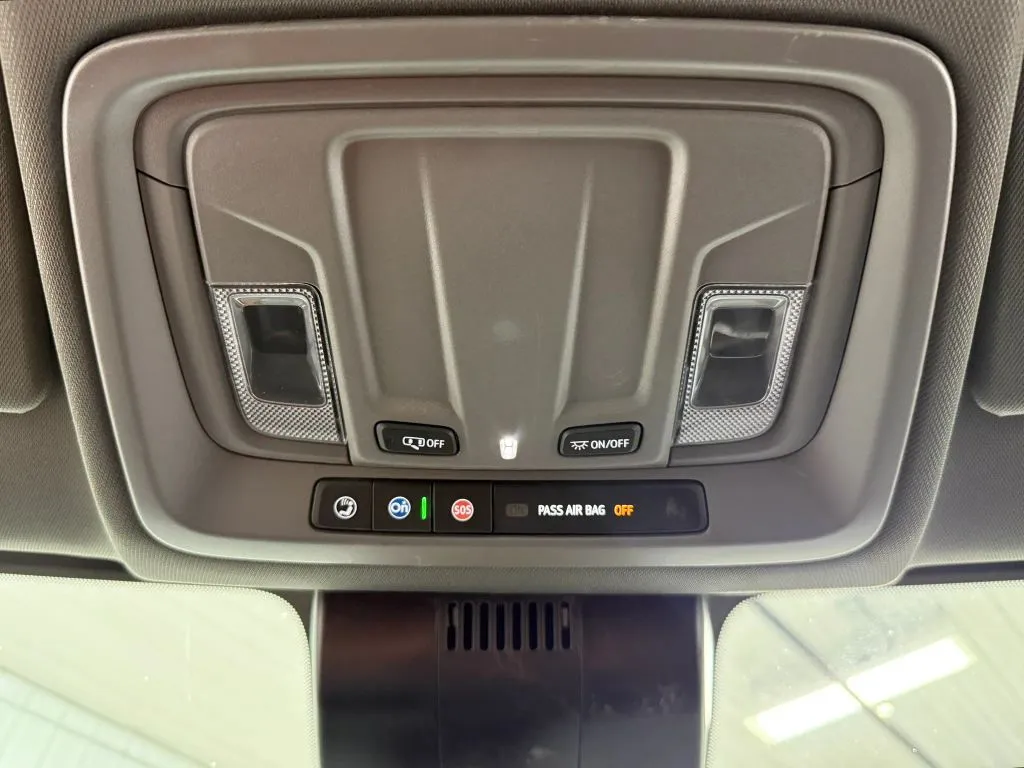 Chevrolet Silverado photo 27