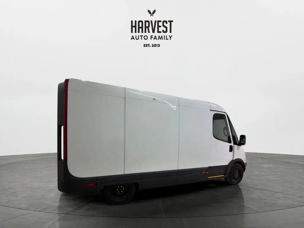 Rivian Delivery photo 7