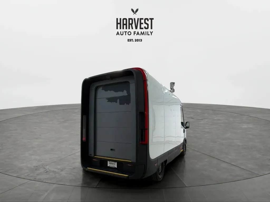 Rivian Delivery photo 6
