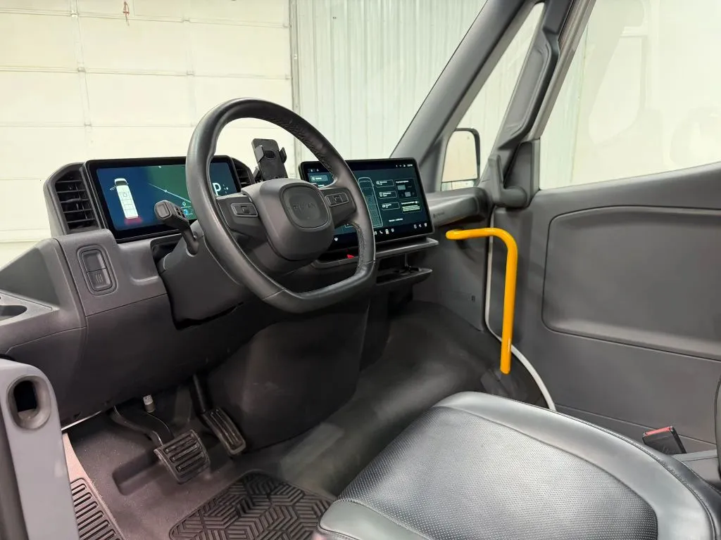 Rivian Delivery photo 12