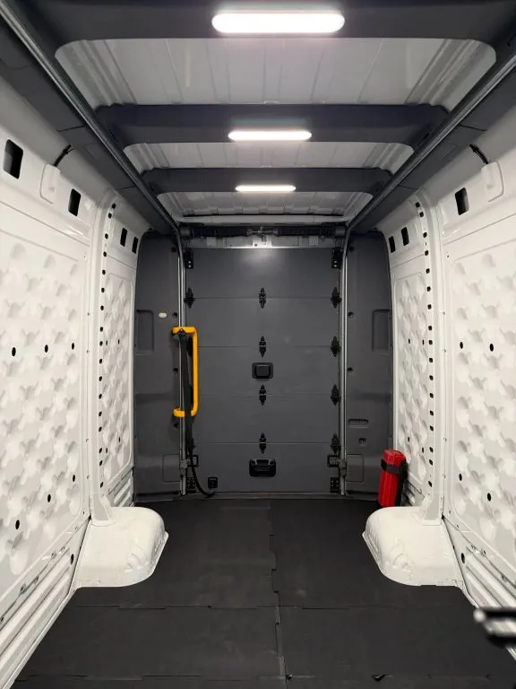 Rivian Delivery photo 21