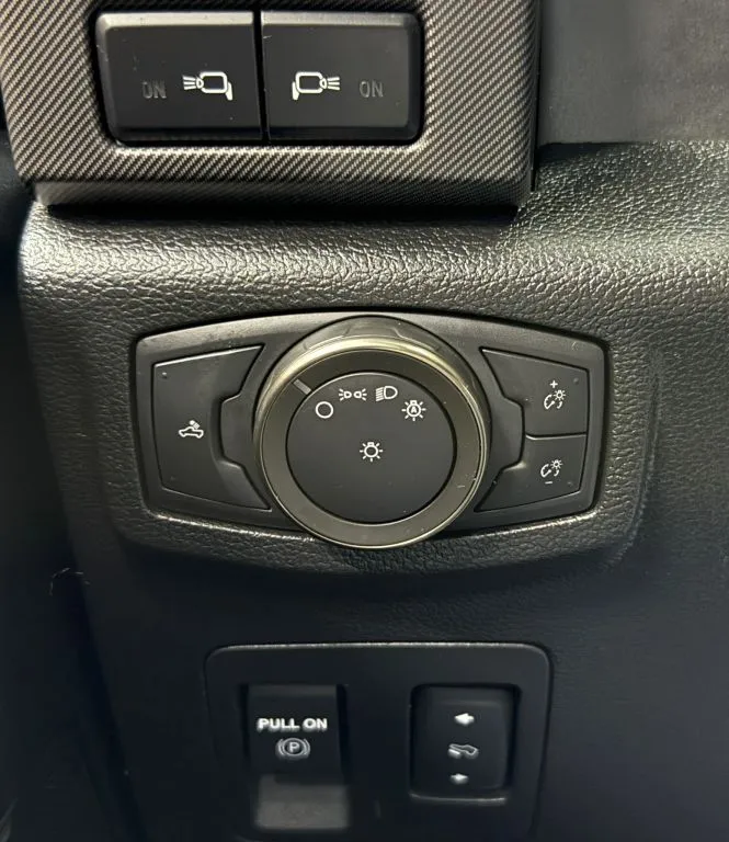 Ford F-150 photo 27