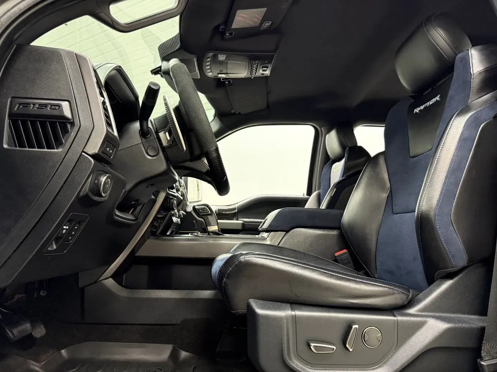 Ford F-150 photo 15
