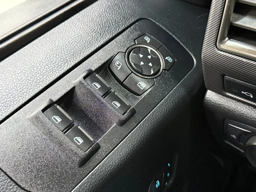 Ford F-150 photo 26