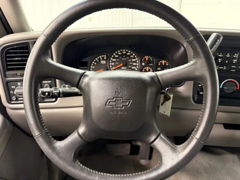 Chevrolet Silverado photo 16