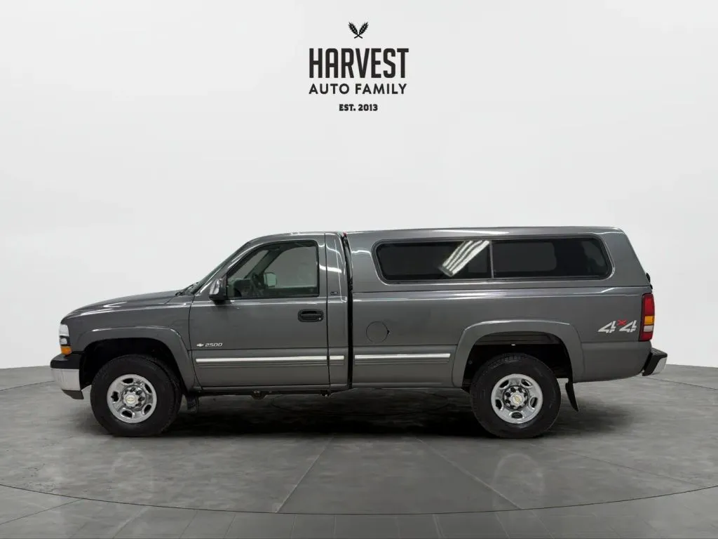 Chevrolet Silverado photo 2