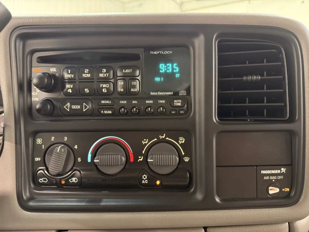Chevrolet Silverado photo 18