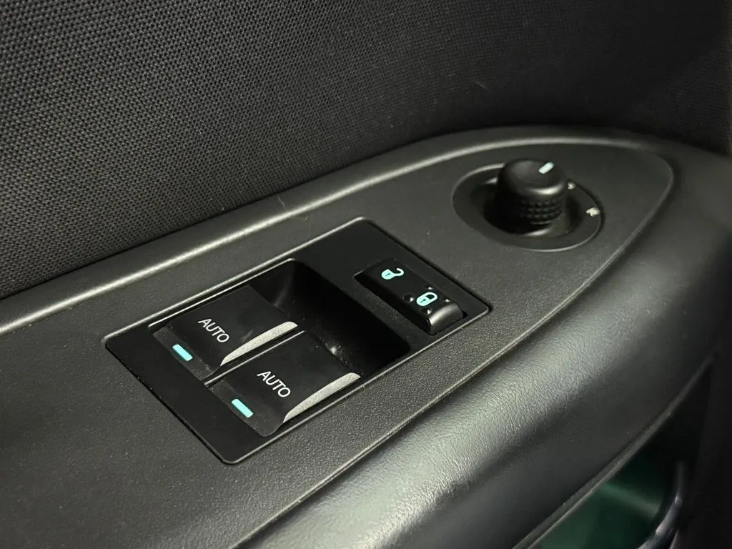 Dodge Challenger photo 27
