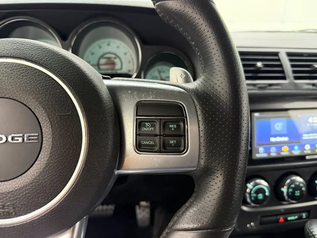 Dodge Challenger photo 30