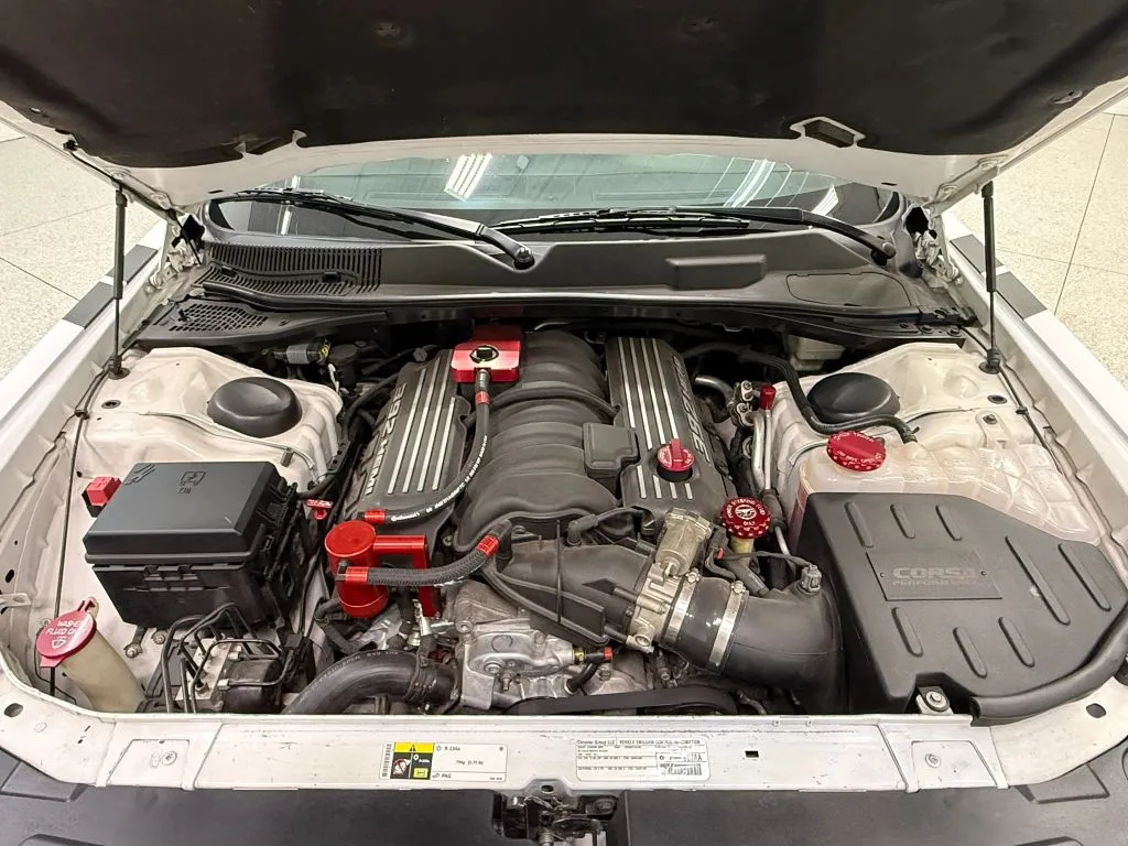 Dodge Challenger photo 13