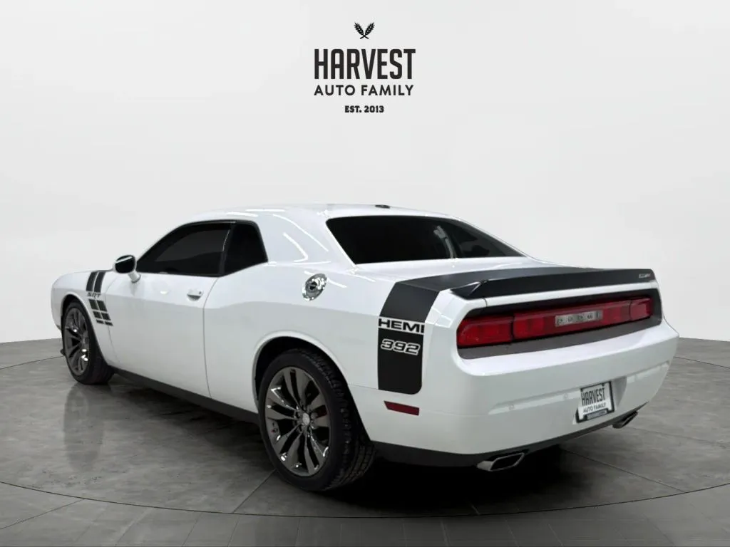 Dodge Challenger photo 4