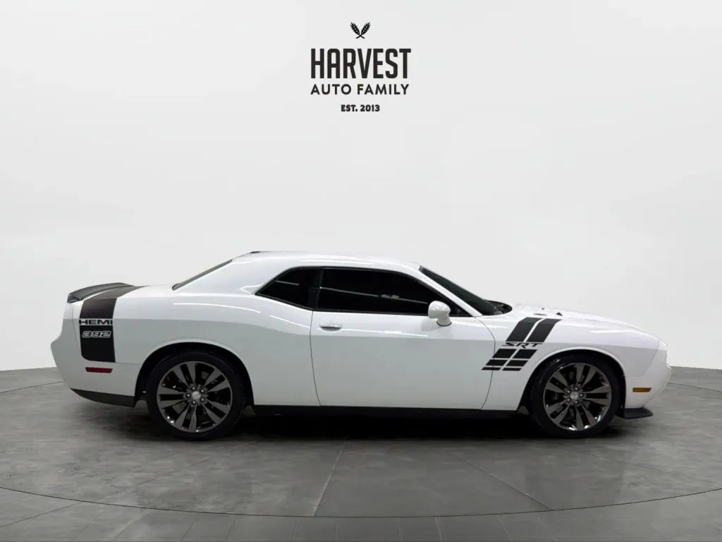 Dodge Challenger photo 8
