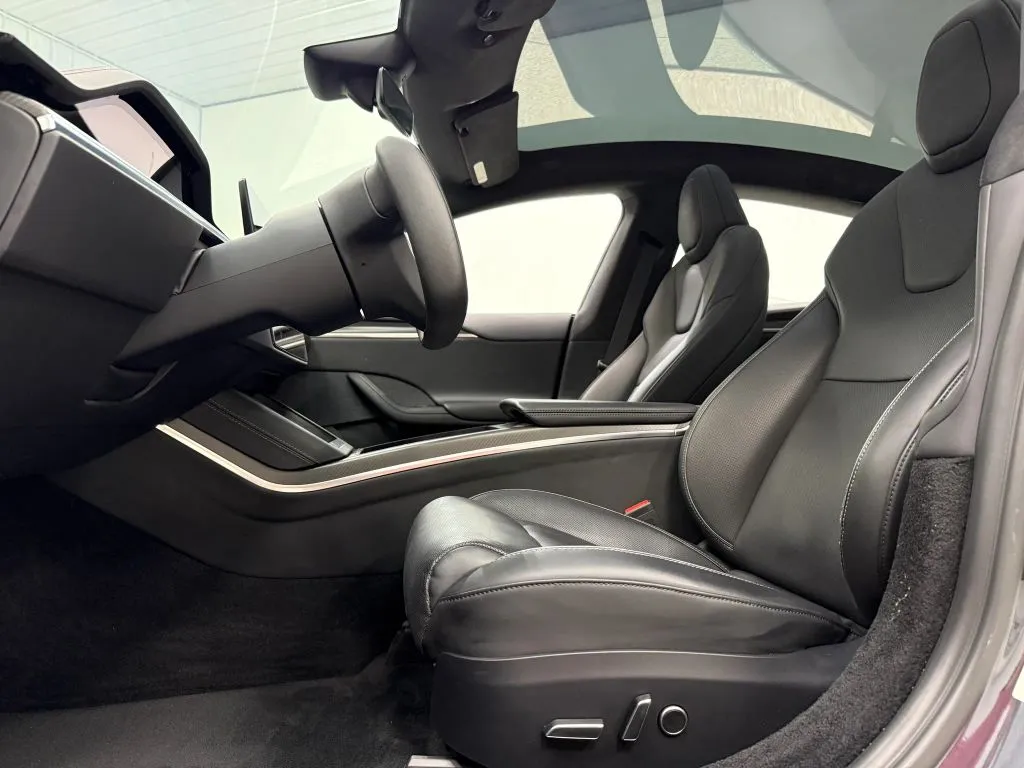 Tesla Model S photo 15