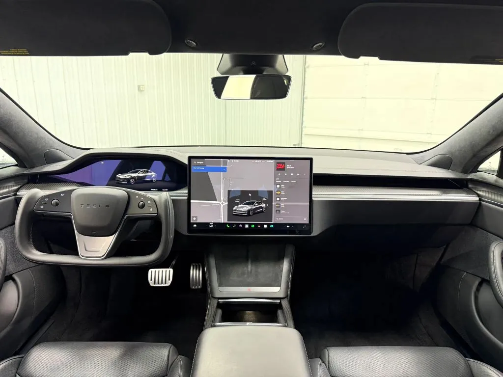 Tesla Model S photo 13