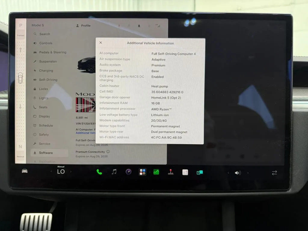 Tesla Model S photo 24
