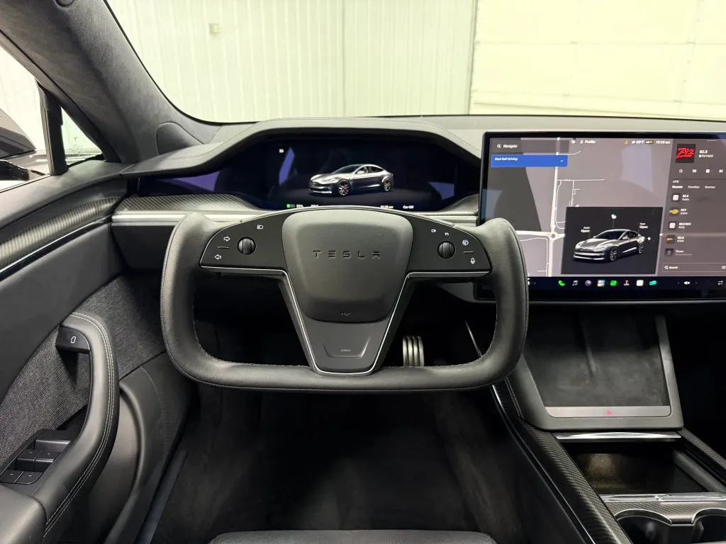 Tesla Model S photo 19