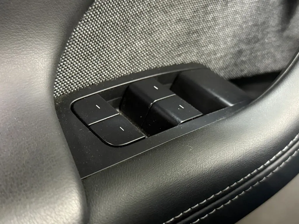 Tesla Model S photo 26