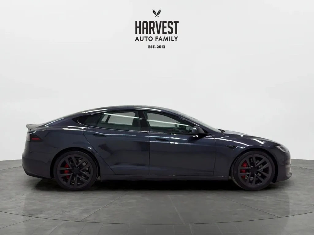 Tesla Model S photo 8