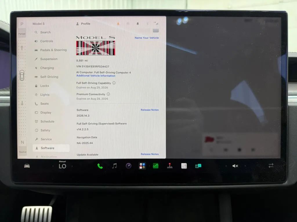 Tesla Model S photo 23